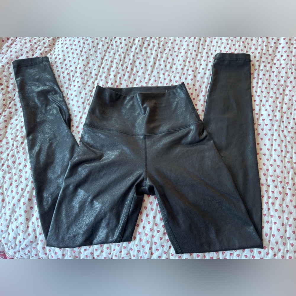 Black crackle leggings